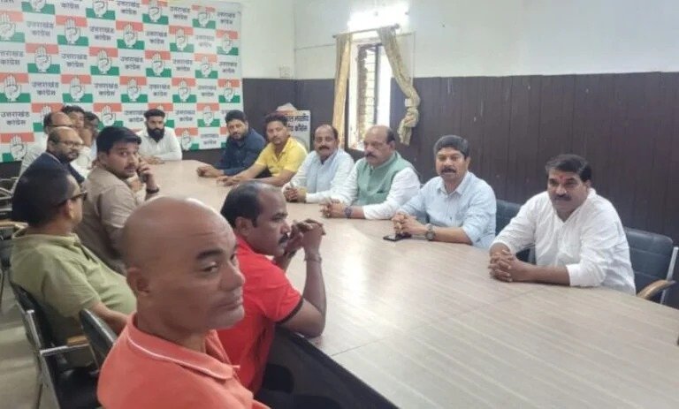 DAV छात्रसंघ चुनाव को लेकर कांग्रेस की बैठक, प्रशासन की भूमिका पर उठाए सवाल; जांच और कानूनी राय की तैयारी